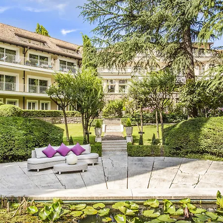 Отель Eden The Private Retreat *