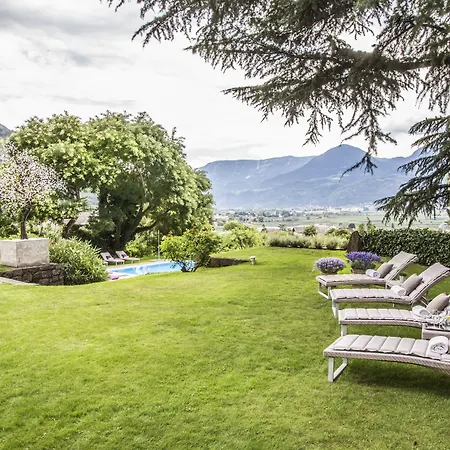 Отель Eden The Private Retreat